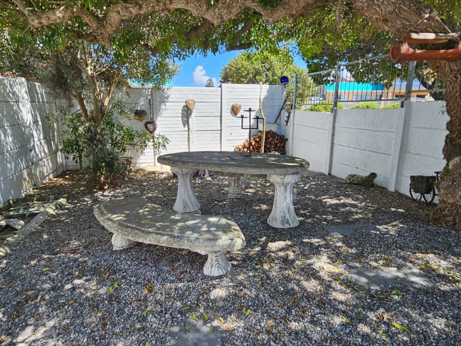 4 Bedroom Property for Sale in Pearly Beach Western Cape